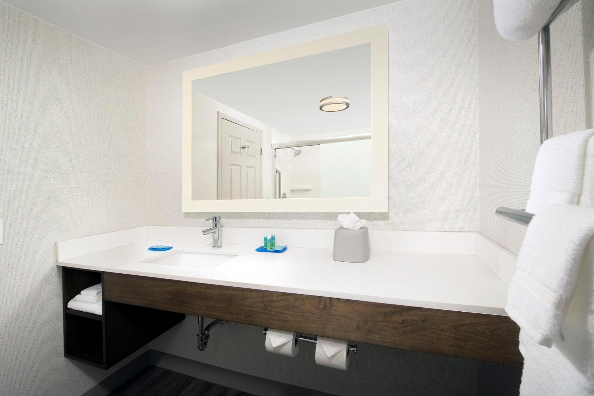 Holiday Inn Express & Suites Baltimore - BWI Airport North By Ihg Линтикъм Екстериор снимка