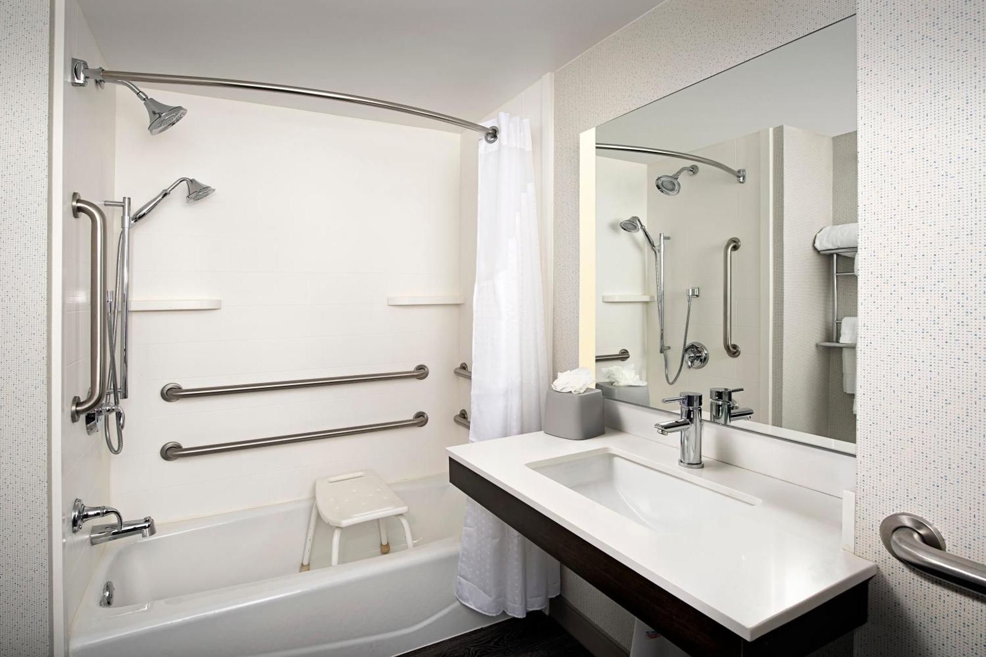 Holiday Inn Express & Suites Baltimore - BWI Airport North By Ihg Линтикъм Екстериор снимка