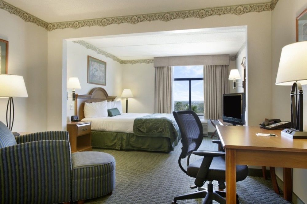 Holiday Inn Express & Suites Baltimore - BWI Airport North By Ihg Линтикъм Екстериор снимка